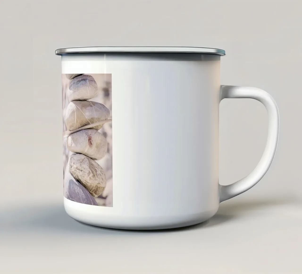 Balance tazza in smalto da Ingrid Beddoes