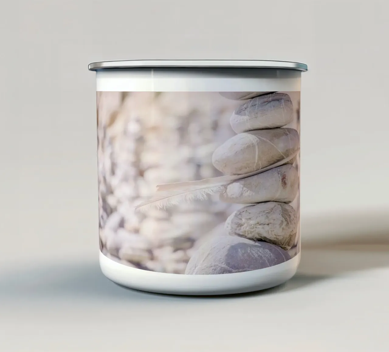 Balance tazza in smalto da Ingrid Beddoes