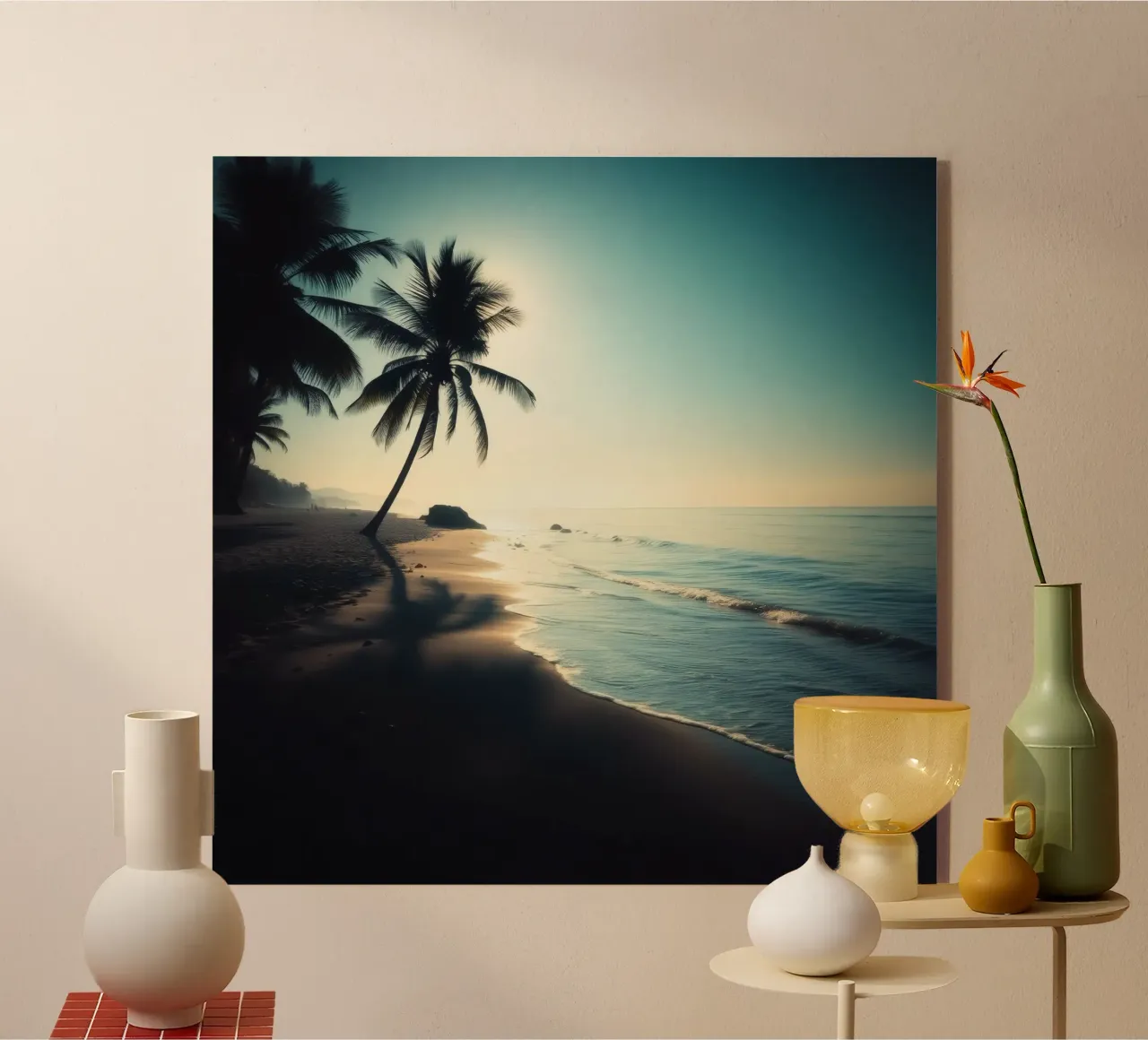 Paesaggio sereno della spiaggia al sorgere del sole con palme e dolci plexiglass da DesignDoodle