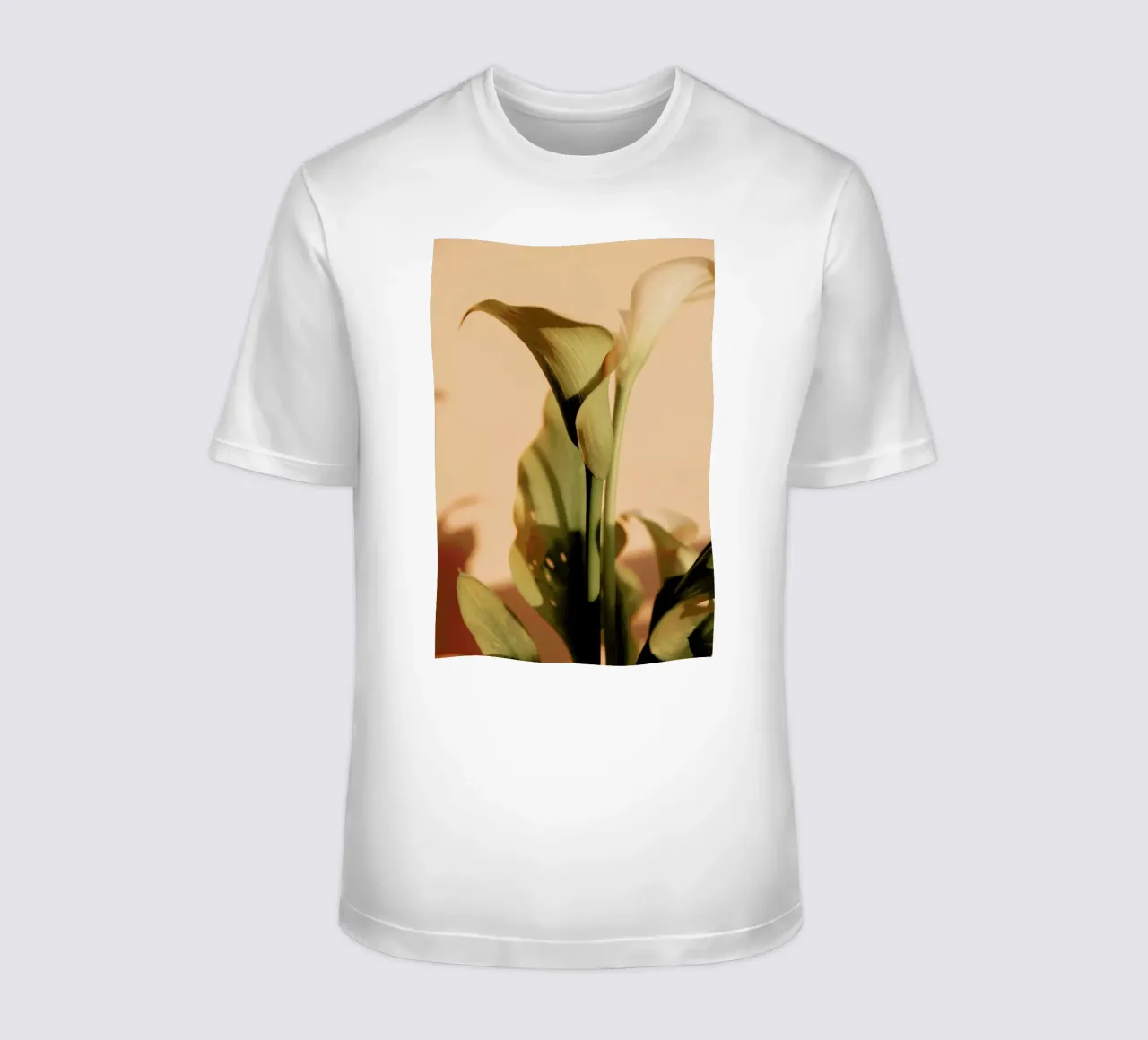 Lily in Soft Light t-shirt da EyeEm Mobile GmbH