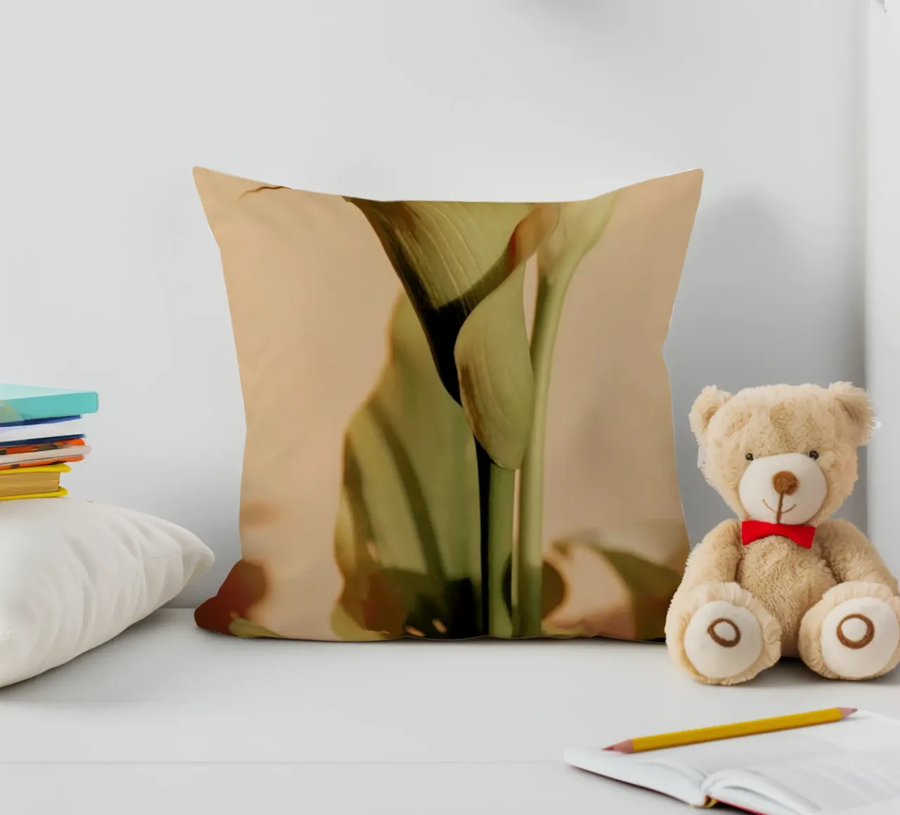 Lily in Soft Light cuscino da EyeEm Mobile GmbH