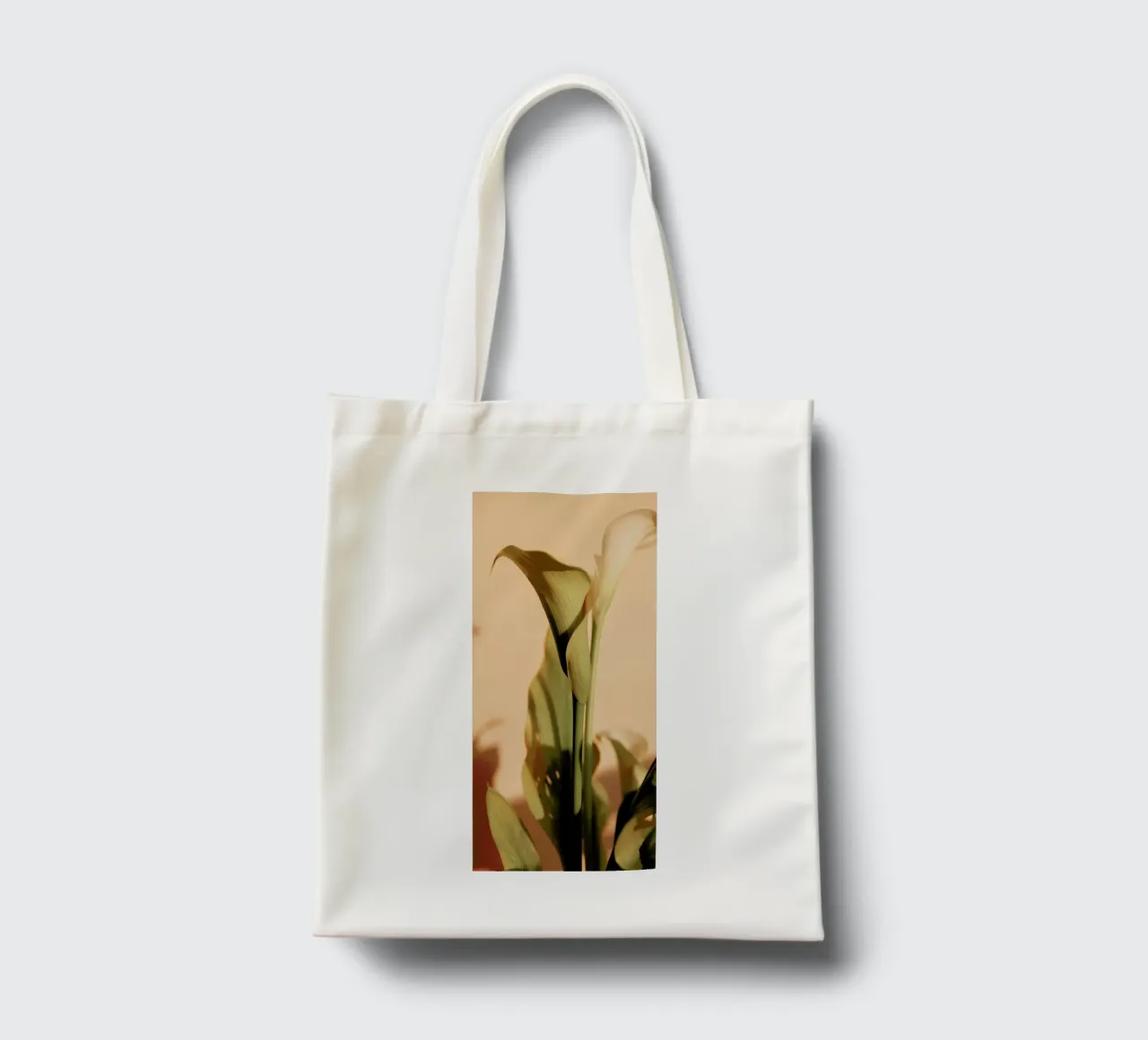 Lily in Soft Light borsa in juta da EyeEm Mobile GmbH