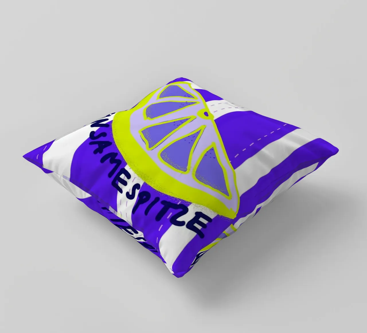 Einsame Zitrone Kissen von wee-design