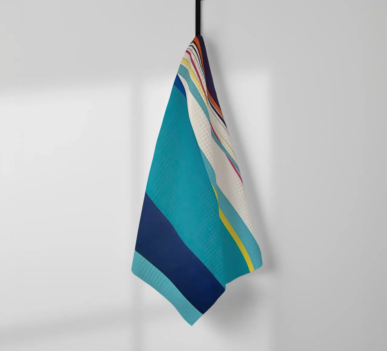 Géométrie verticale colorée avec des bandes bleues, vertes et violettes torchon de Artbyvo