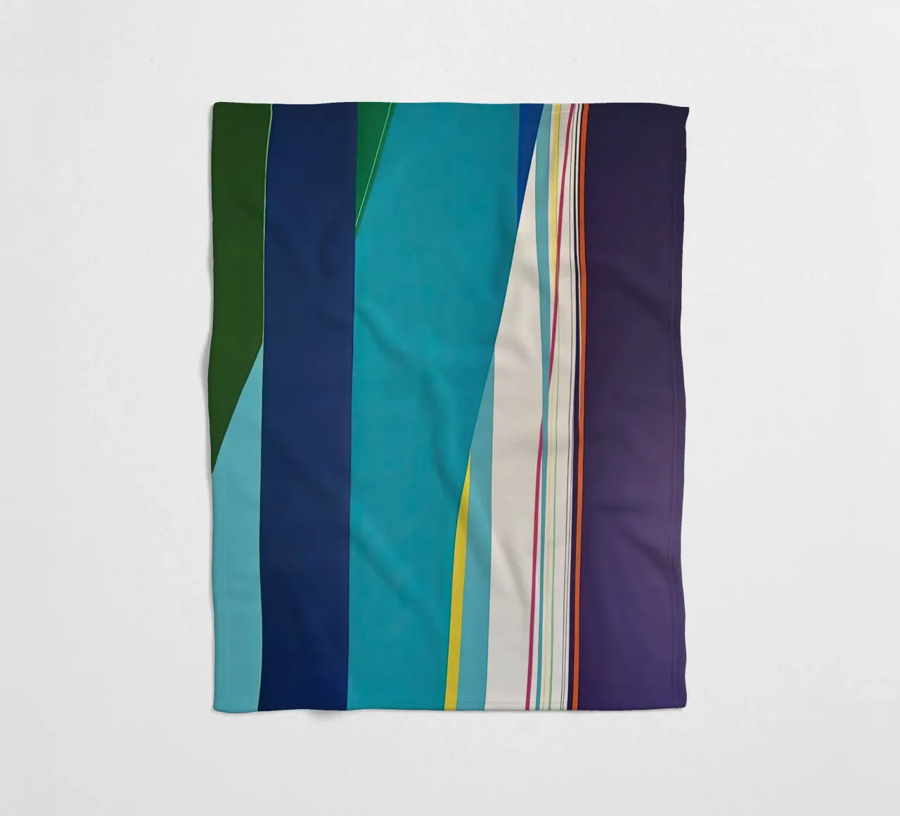 Geometria verticale colorata con strisce blu, verdi e viola coperta in pile da Artbyvo