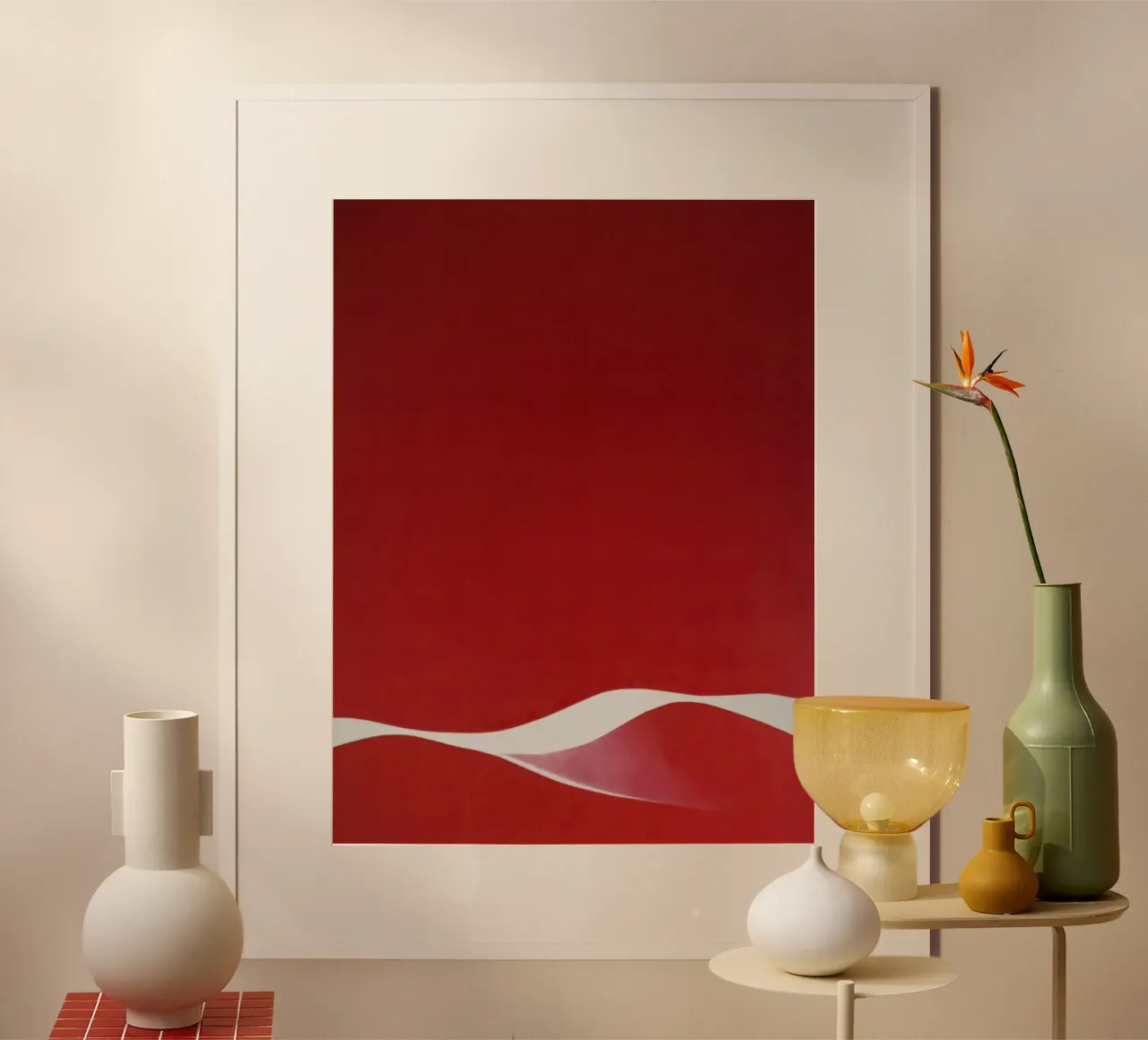 Rosso minimalista con curva bianca fluente poster con telaio in plastica da Artbyvo