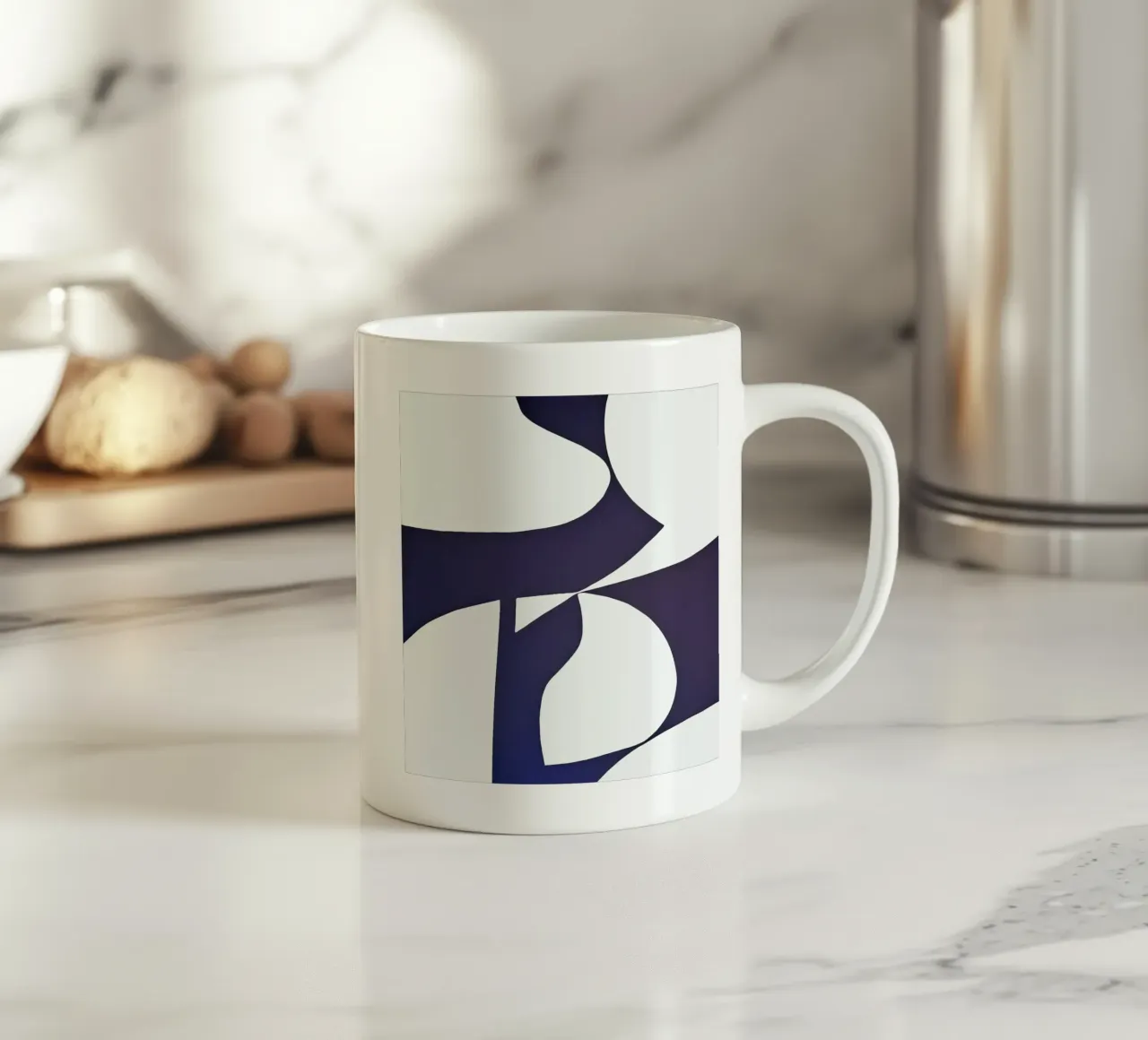 Astrazione fluida in indaco profondo tazza in ceramica da Artbyvo