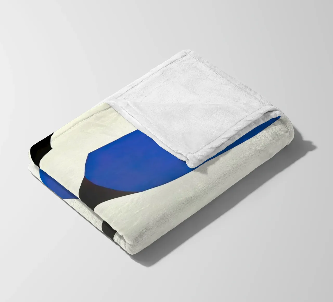 Gedurfde abstracte compositie in blauw en zwart fleecedeken van Artbyvo