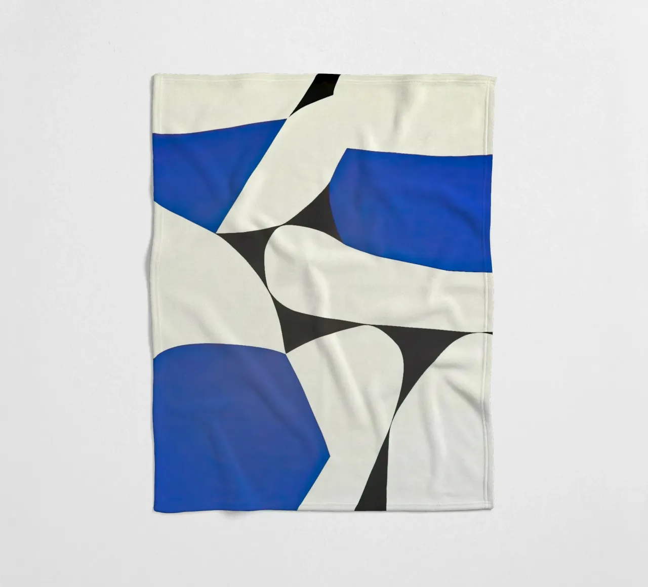 Gedurfde abstracte compositie in blauw en zwart fleecedeken van Artbyvo