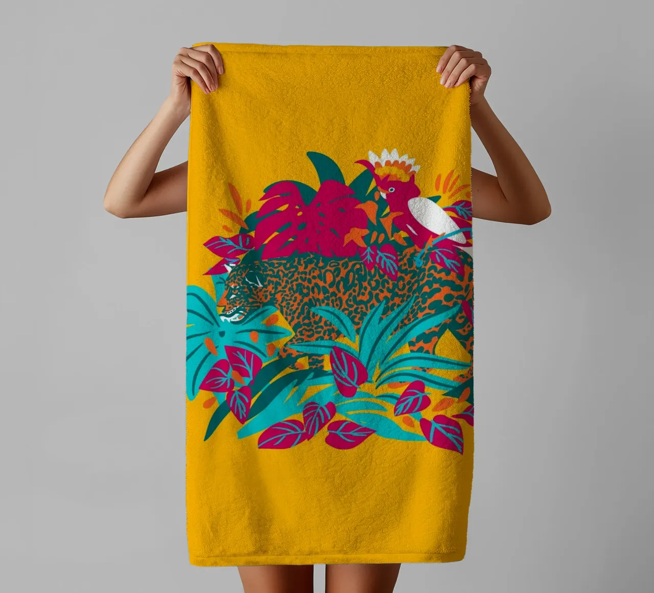 Tropical cat & Colorful bird asciugamano da bagno da Mariery Young