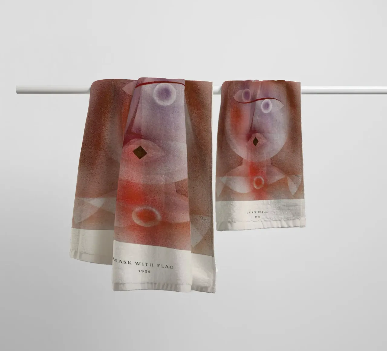 Klee - Mask with Flag asciugamano da bagno da ARTOTHEK