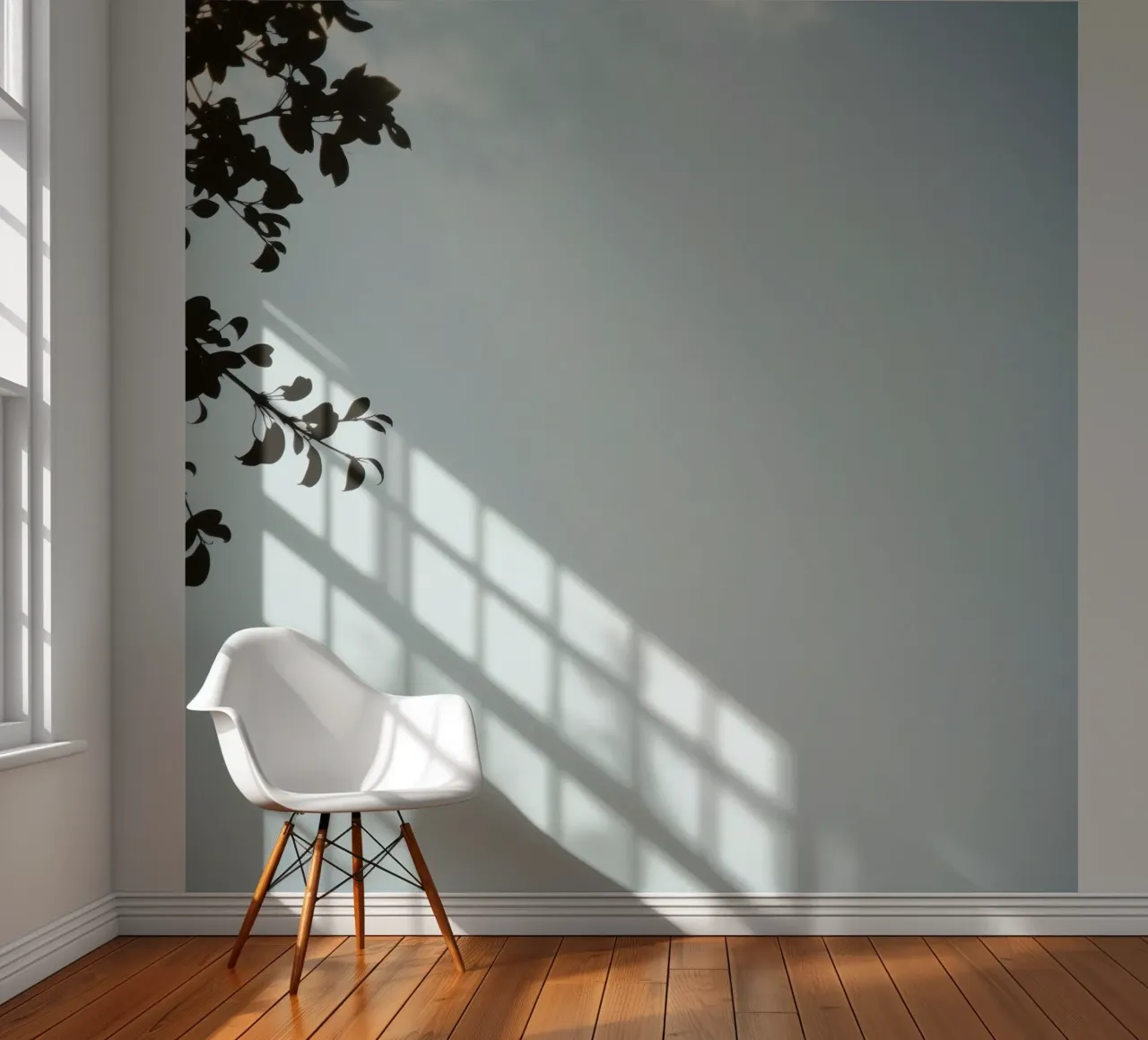 Klarer blauer Himmel mit belaubten Zweigen als Kontrast Fototapete von DesignDoodle