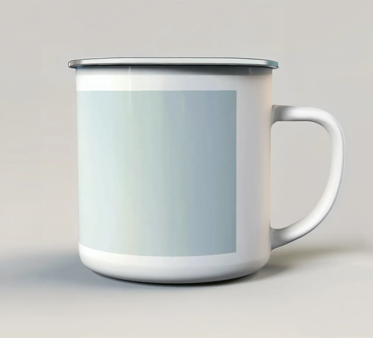 Cielo azzurro con rami frondosi in contrasto tazza in smalto da DesignDoodle