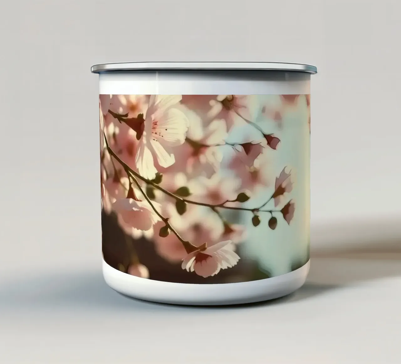 I fiori di ciliegio sbocciano in primavera su un morbido sfondo tazza in smalto da DesignDoodle