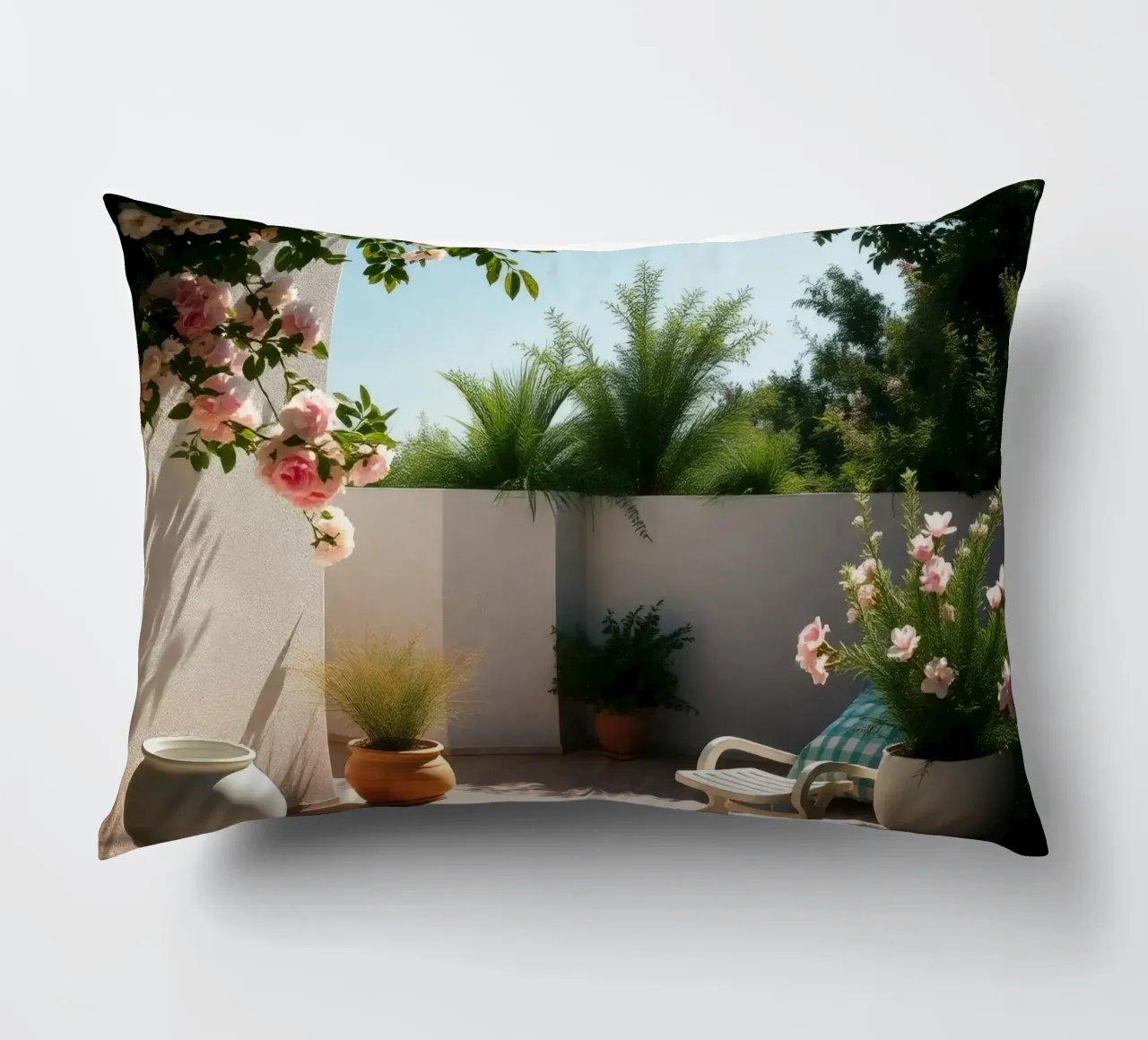 Luminoso e tranquillo patio esterno ornato di fiori in fiore cuscino da DesignDoodle