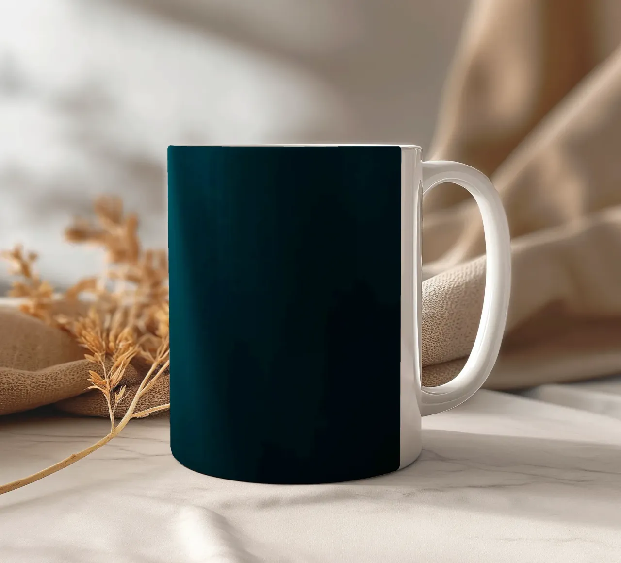 Stupefacenti fasci di luce calmante che si riflettono sull'acqua tazza in ceramica da DesignDoodle