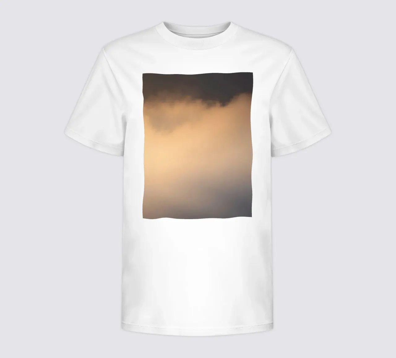 Nuvole astratte e morbide in un gradiente di toni caldi t-shirt bambini da DesignDoodle