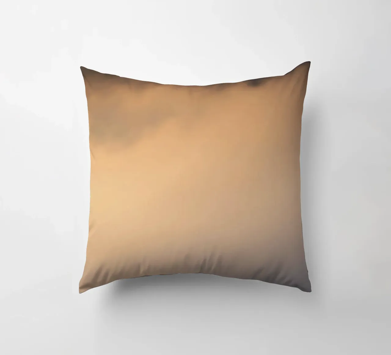 Nuvole astratte e morbide in un gradiente di toni caldi cuscino da DesignDoodle