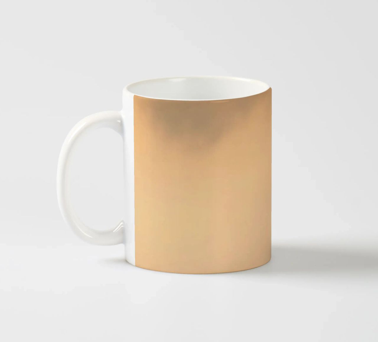 Nuvole astratte e morbide in un gradiente di toni caldi tazza in ceramica da DesignDoodle