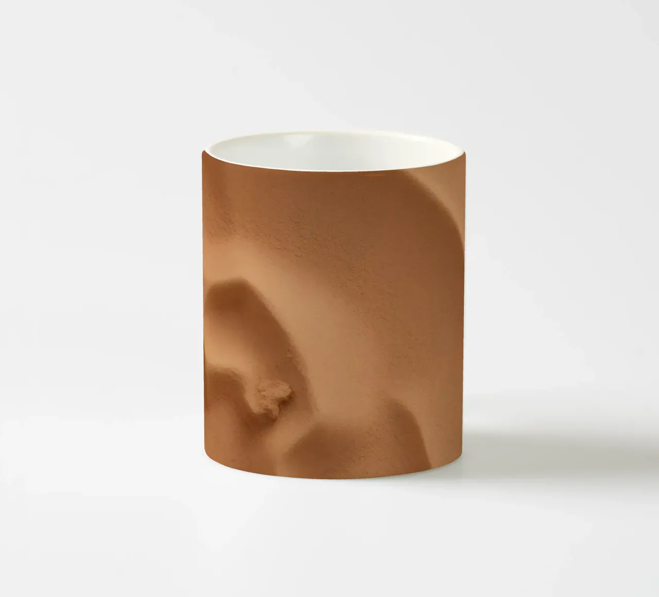 Esplorare l'arte dei modelli di sabbia e l'interazione umana tazza in ceramica da DesignDoodle