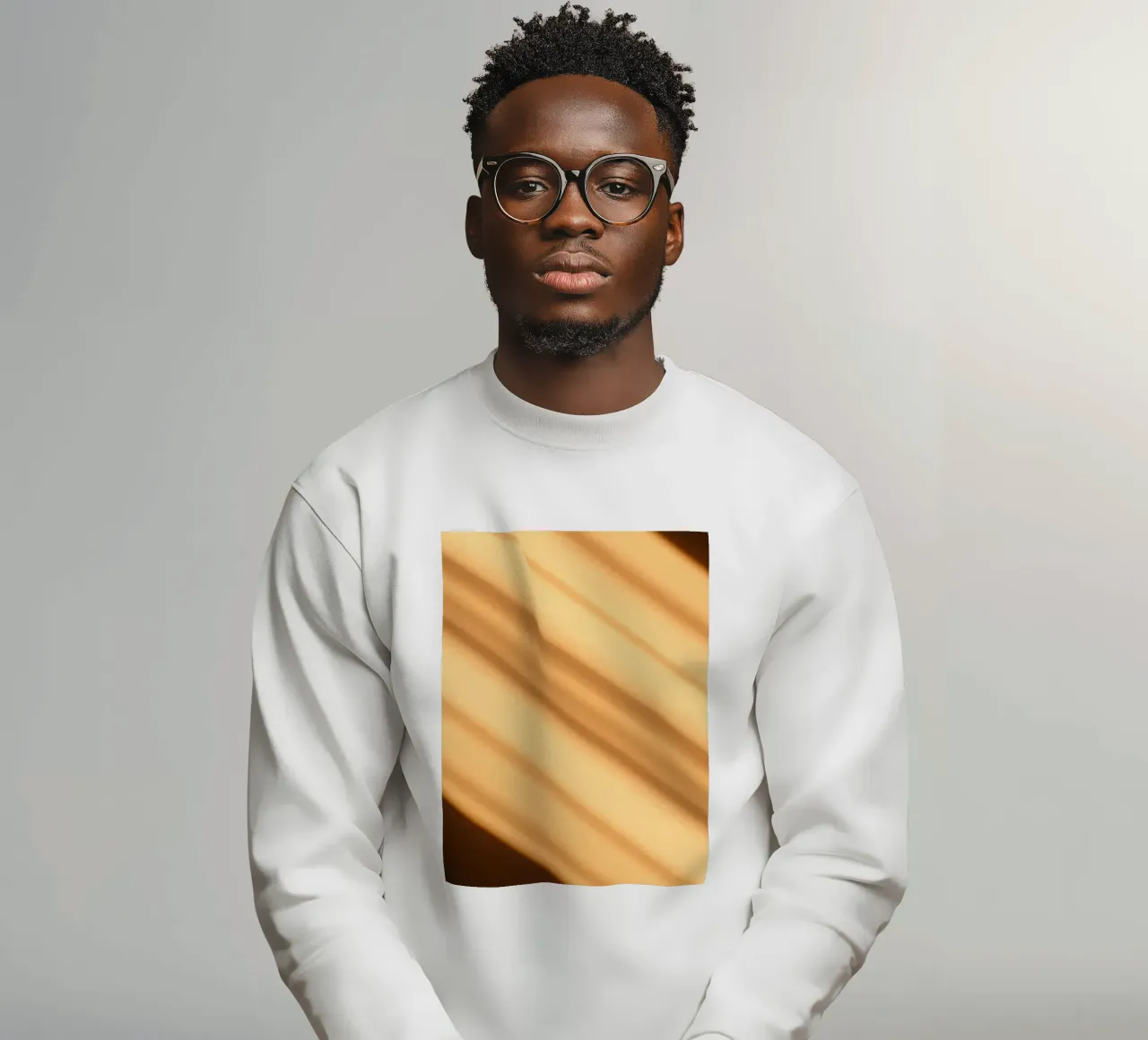 Abstrakter warmer Gradient Hintergrund mit glatten Linien Sweatshirt von DesignDoodle