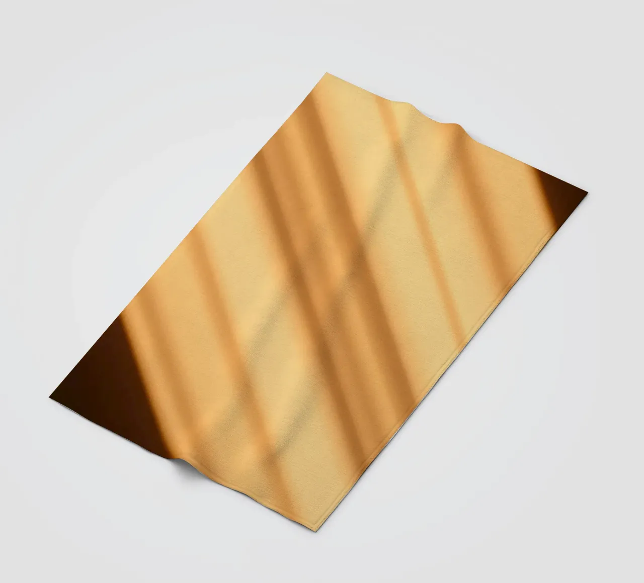 Abstrakter warmer Gradient Hintergrund mit glatten Linien Fleecedecke von DesignDoodle
