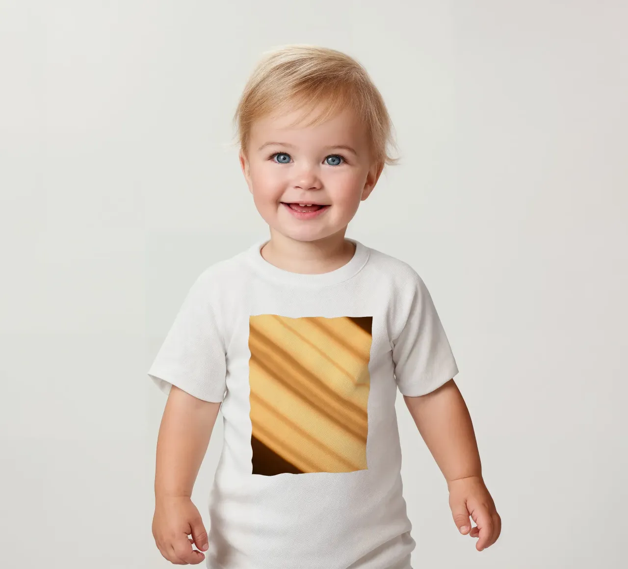 Sfondo astratto a gradiente caldo con linee morbide maglietta neonato da DesignDoodle