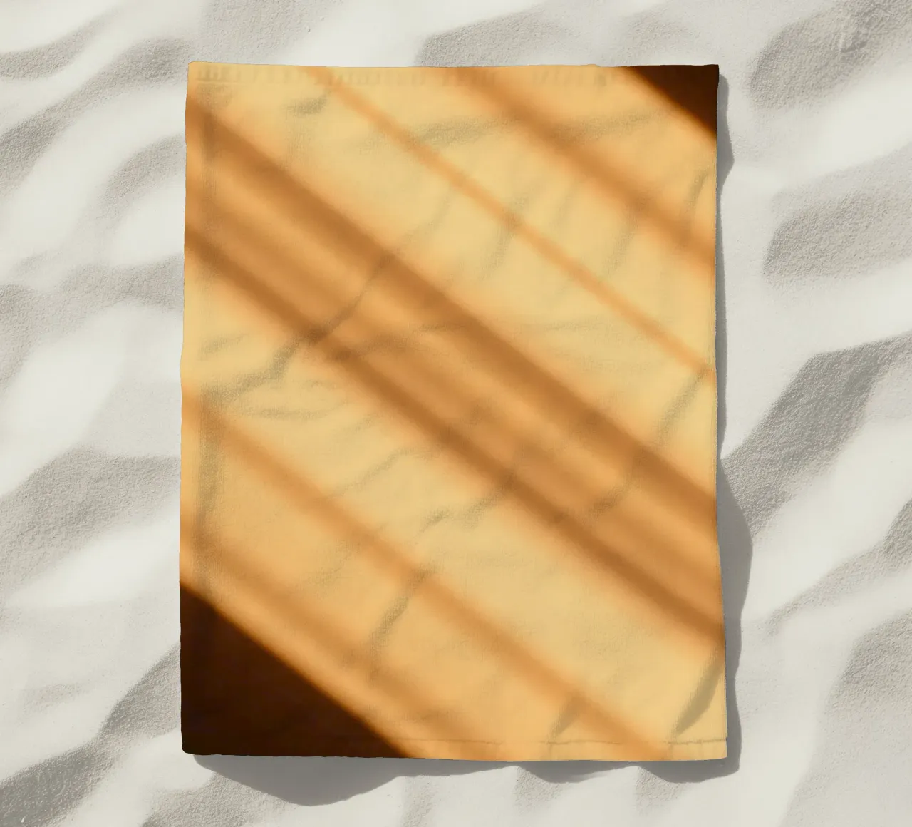 Sfondo astratto a gradiente caldo con linee morbide telo mare da DesignDoodle