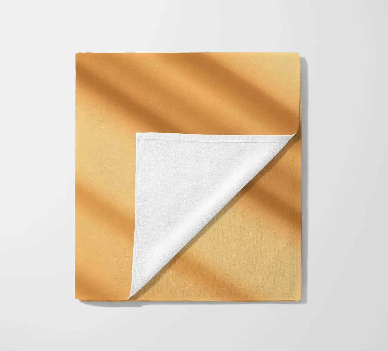 Sfondo astratto a gradiente caldo con linee morbide telo mare da DesignDoodle