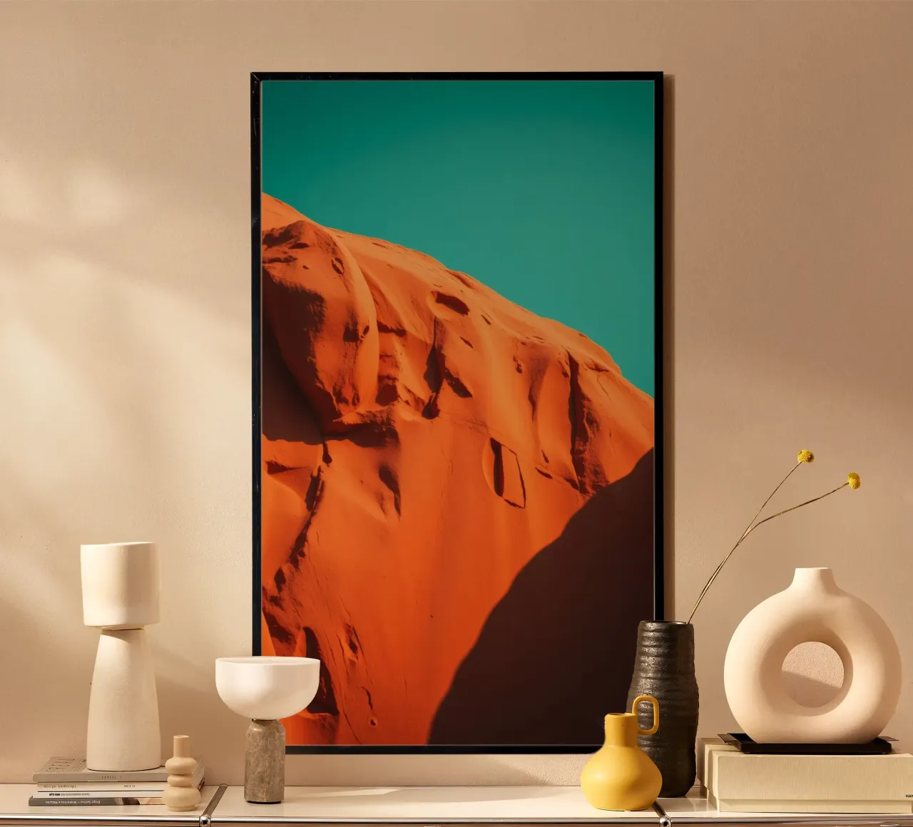 Formations rocheuses orange vif sous un ciel bleu clair poster de DesignDoodle