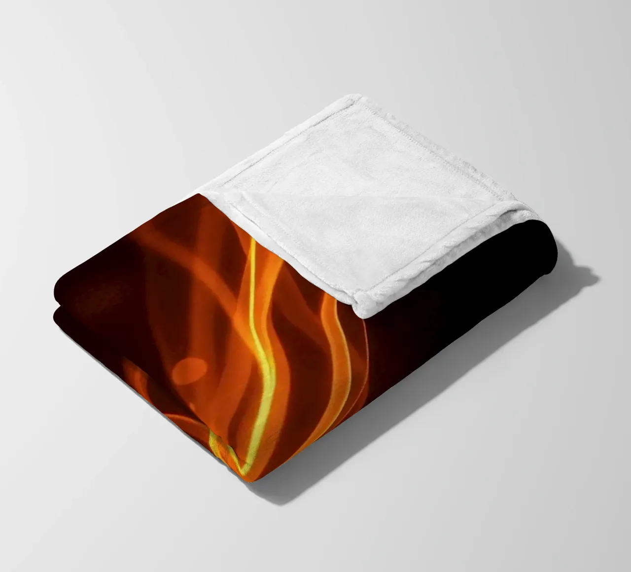 Leuchtend orangefarbener abstrakter Hintergrund mit fließenden Linien Fleecedecke von DesignDoodle