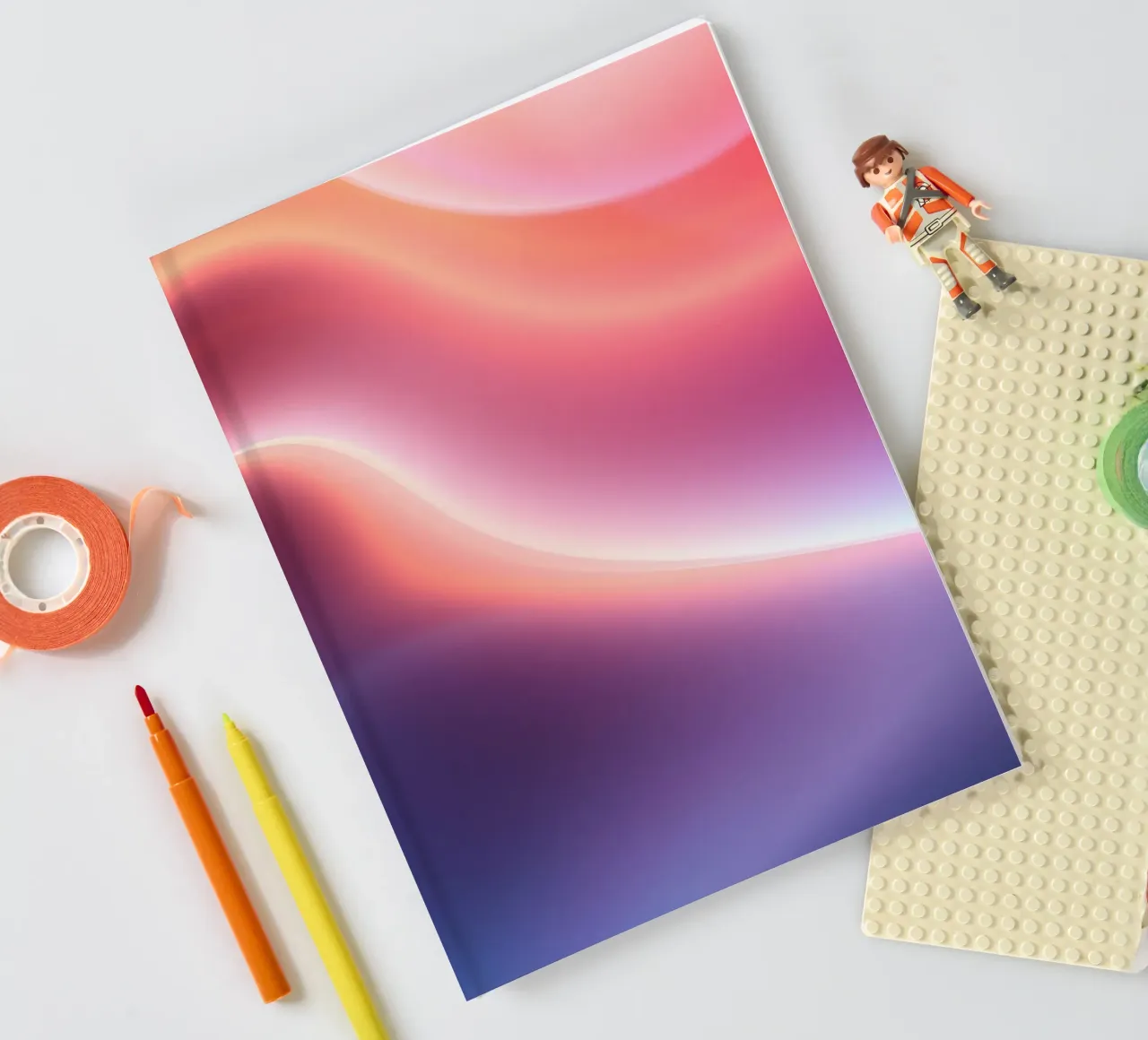 Abstrait vibrant avec des gradients doux et un flux dynamique carnet de notes de DesignDoodle