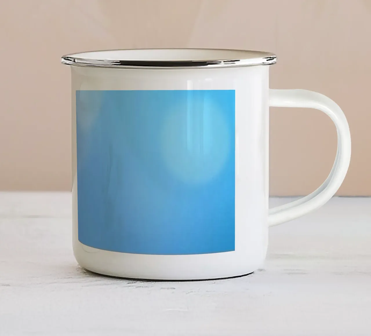 Levendig blauw en paars abstract ontwerp met subtiele bokeh emaille mok van DesignDoodle