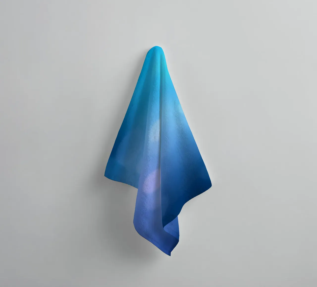 Levendig blauw en paars abstract ontwerp met subtiele bokeh badhanddoek van DesignDoodle
