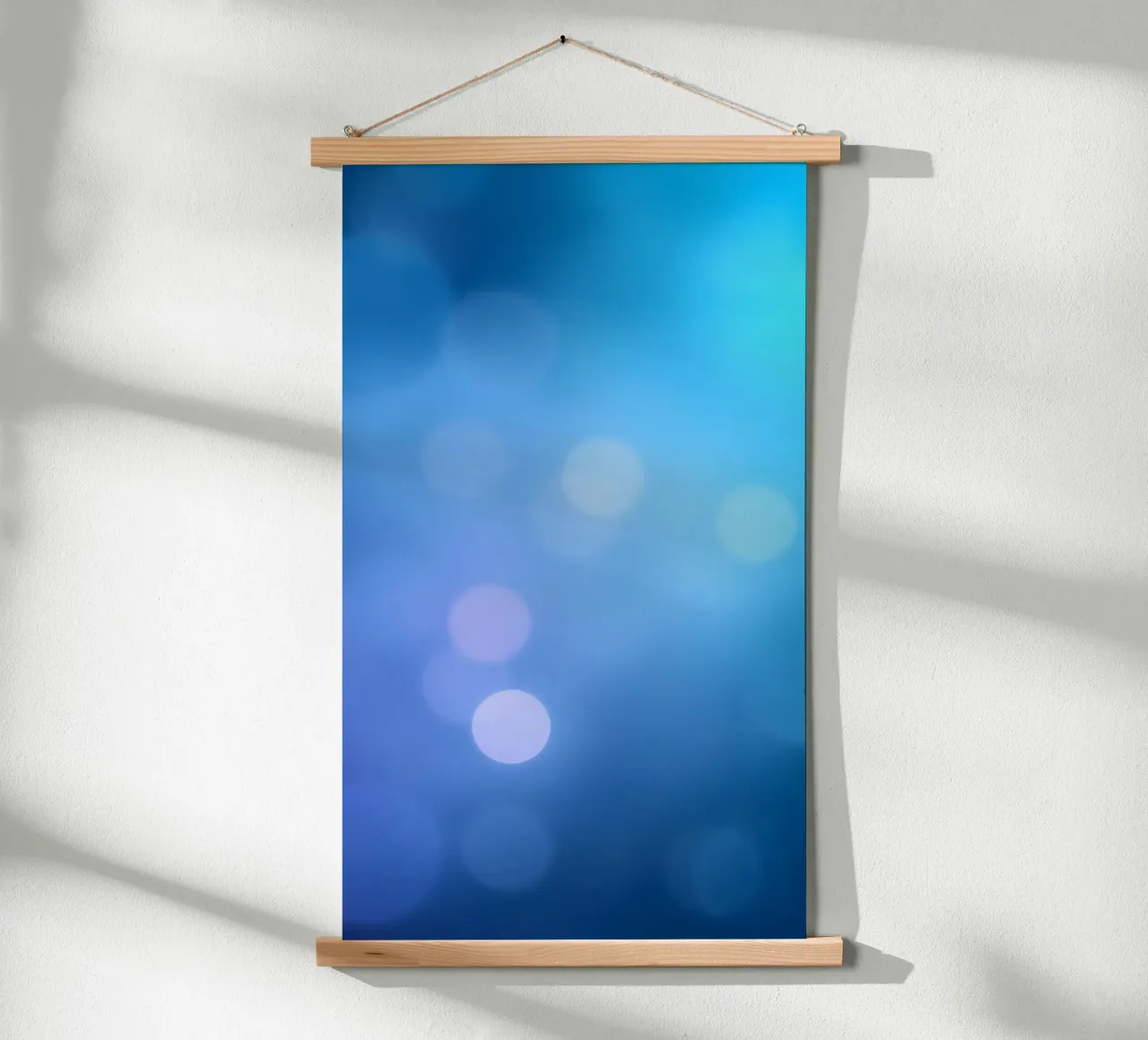 Levendig blauw en paars abstract ontwerp met subtiele bokeh hahnemühle van DesignDoodle