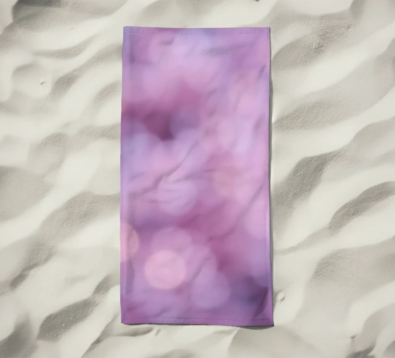 Kleurrijke abstracte bokeh-achtergrond met zachte roze tinten strandhanddoek van DesignDoodle
