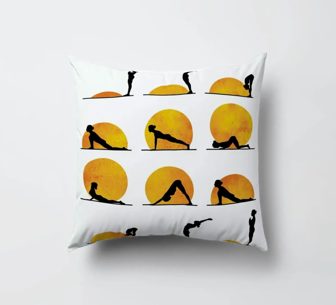 Yoga Sun Kissen von Kubistika