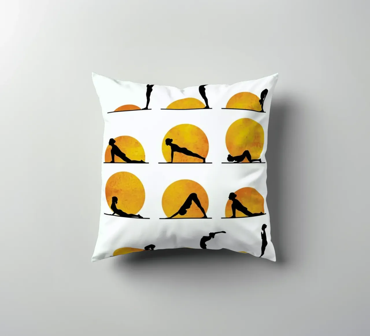 Yoga Sun Kissen von Kubistika