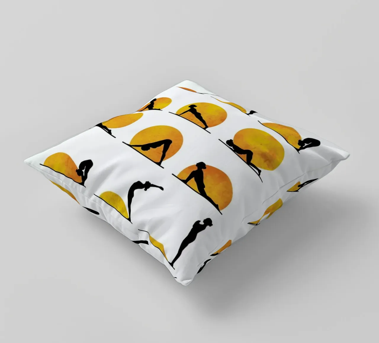 Yoga Sun Kissen von Kubistika