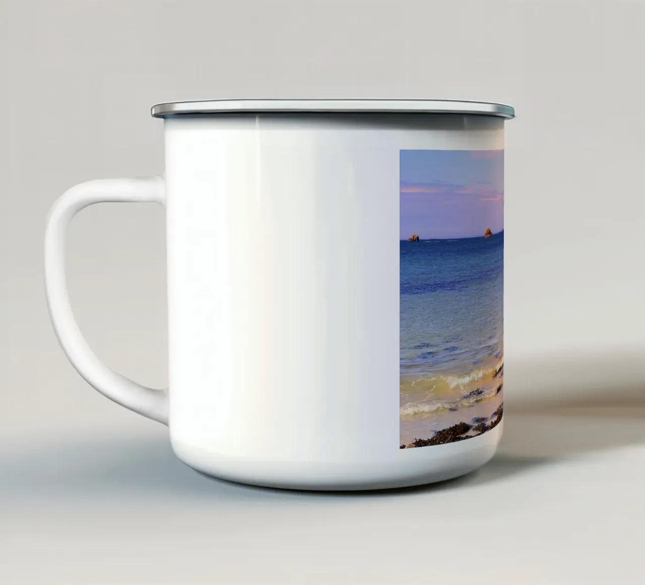 FAA302 Sunny Day at the Beach. tazza in smalto da Thierry vobmann photography