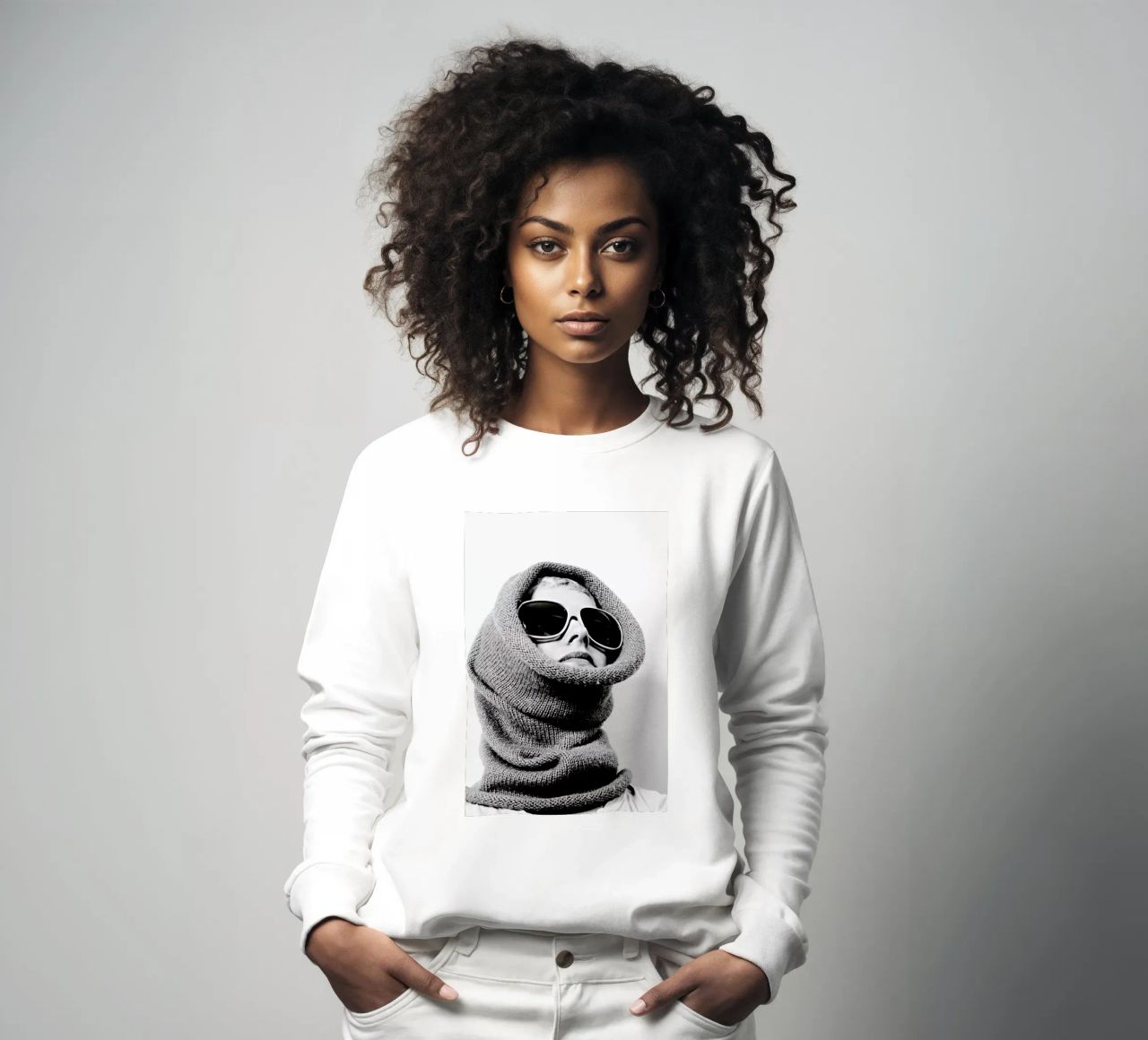 Accessorising Sweatshirt von Runway Collective