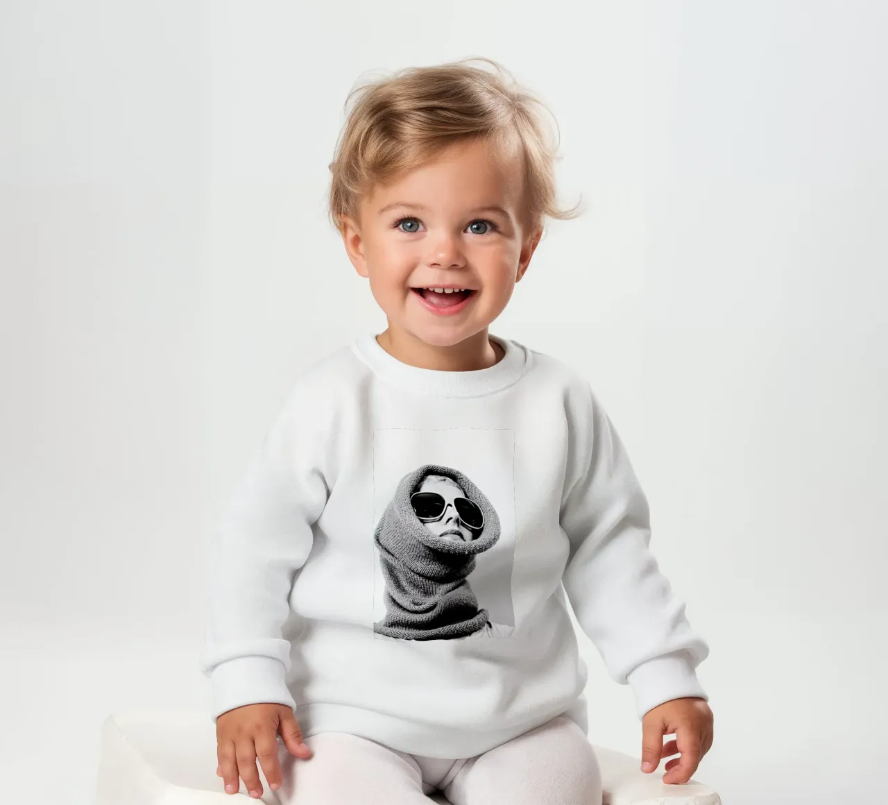 Accessorising felpa neonato da Runway Collective