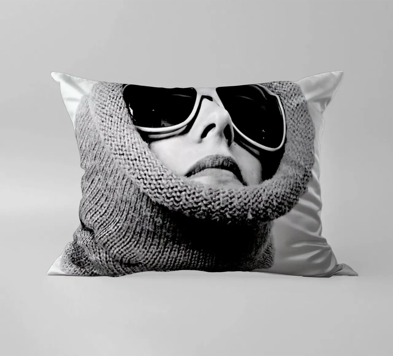 Accessorising cuscino da Runway Collective