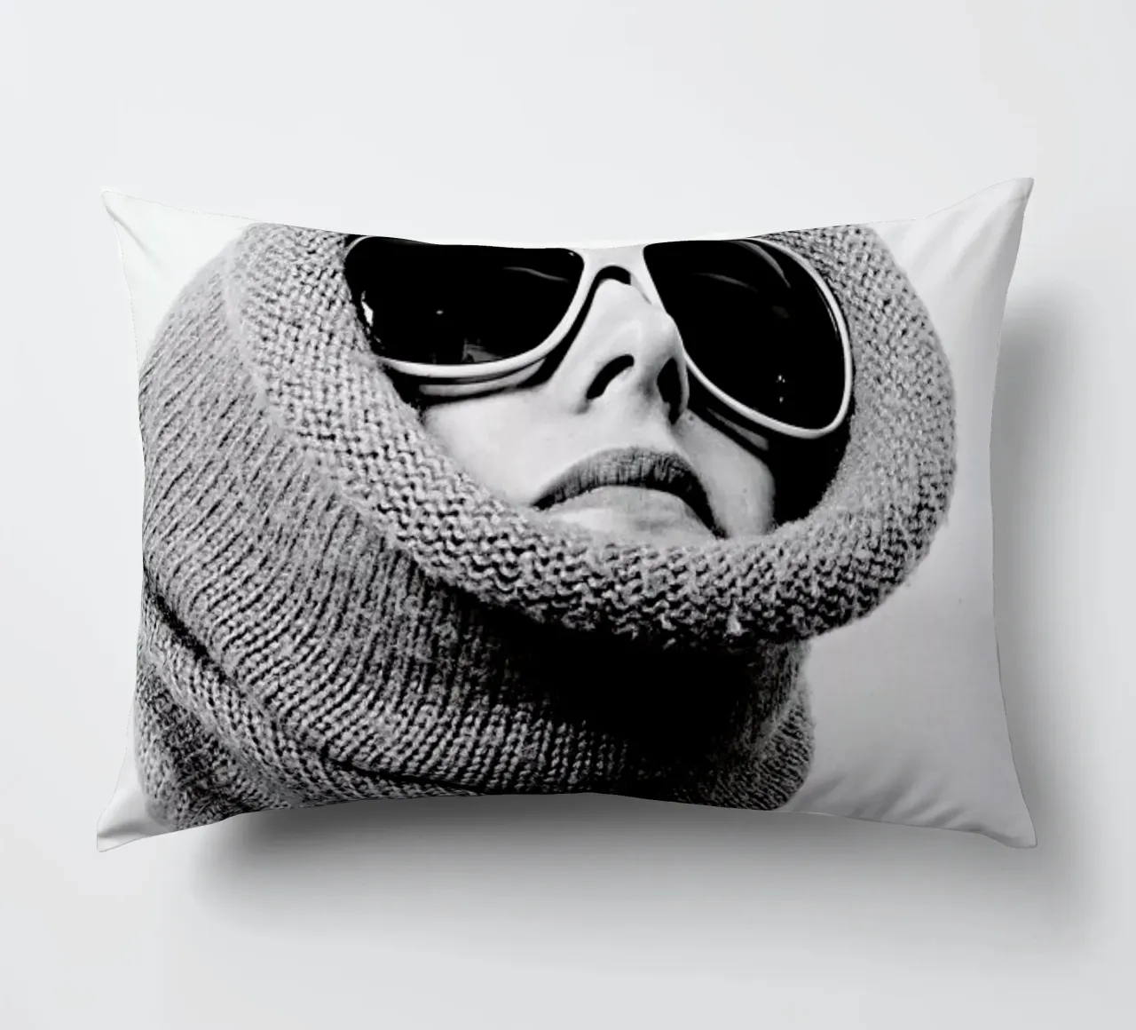 Accessorising cuscino da Runway Collective