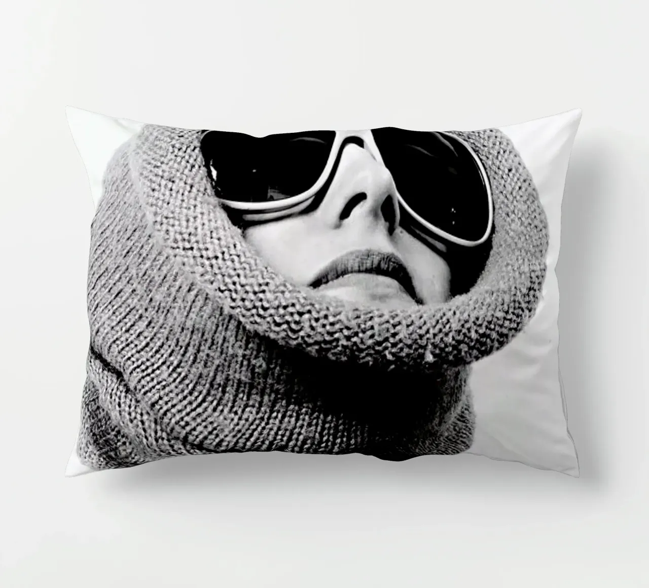 Accessorising cuscino da Runway Collective