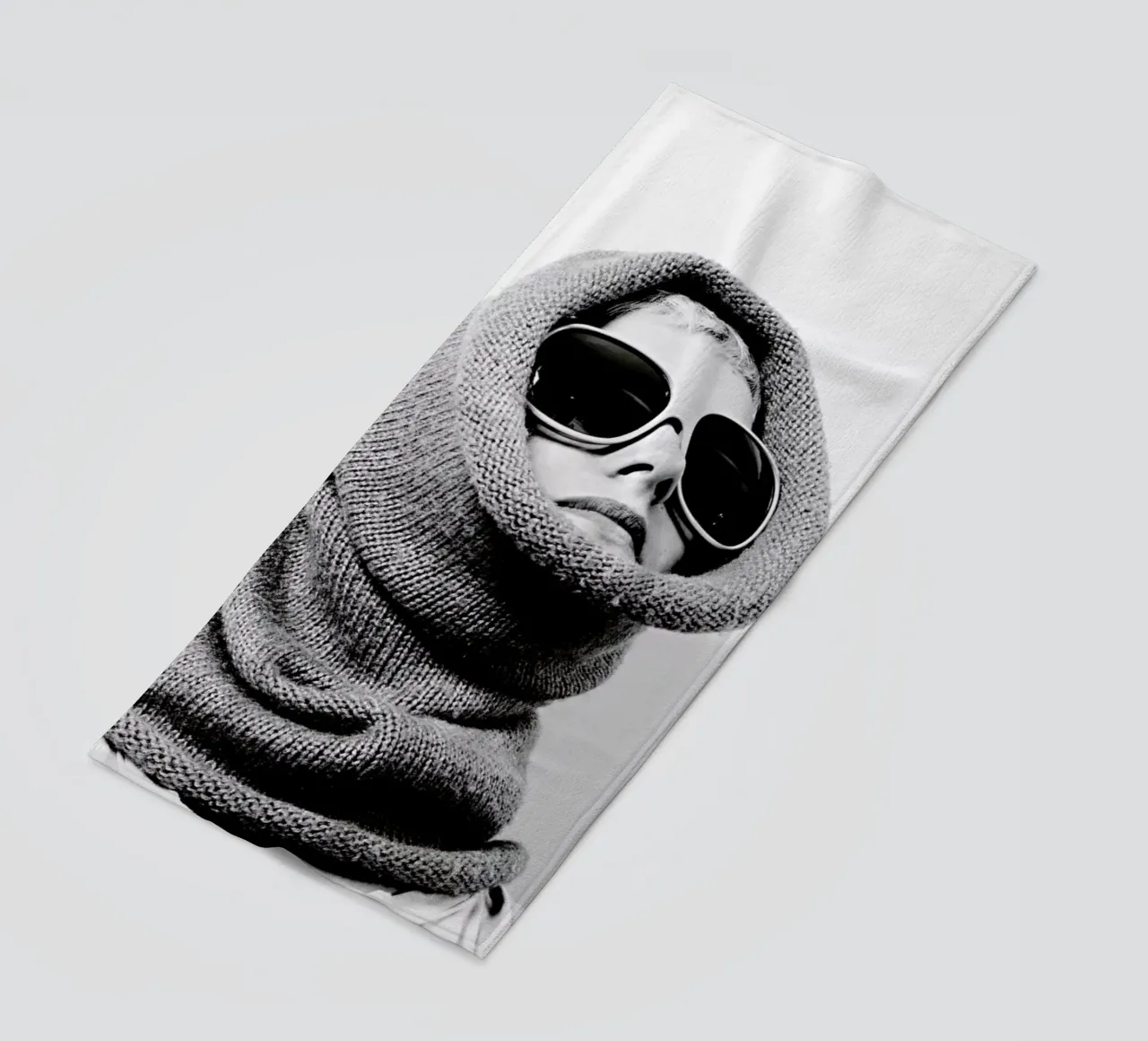 Accessorising telo mare da Runway Collective