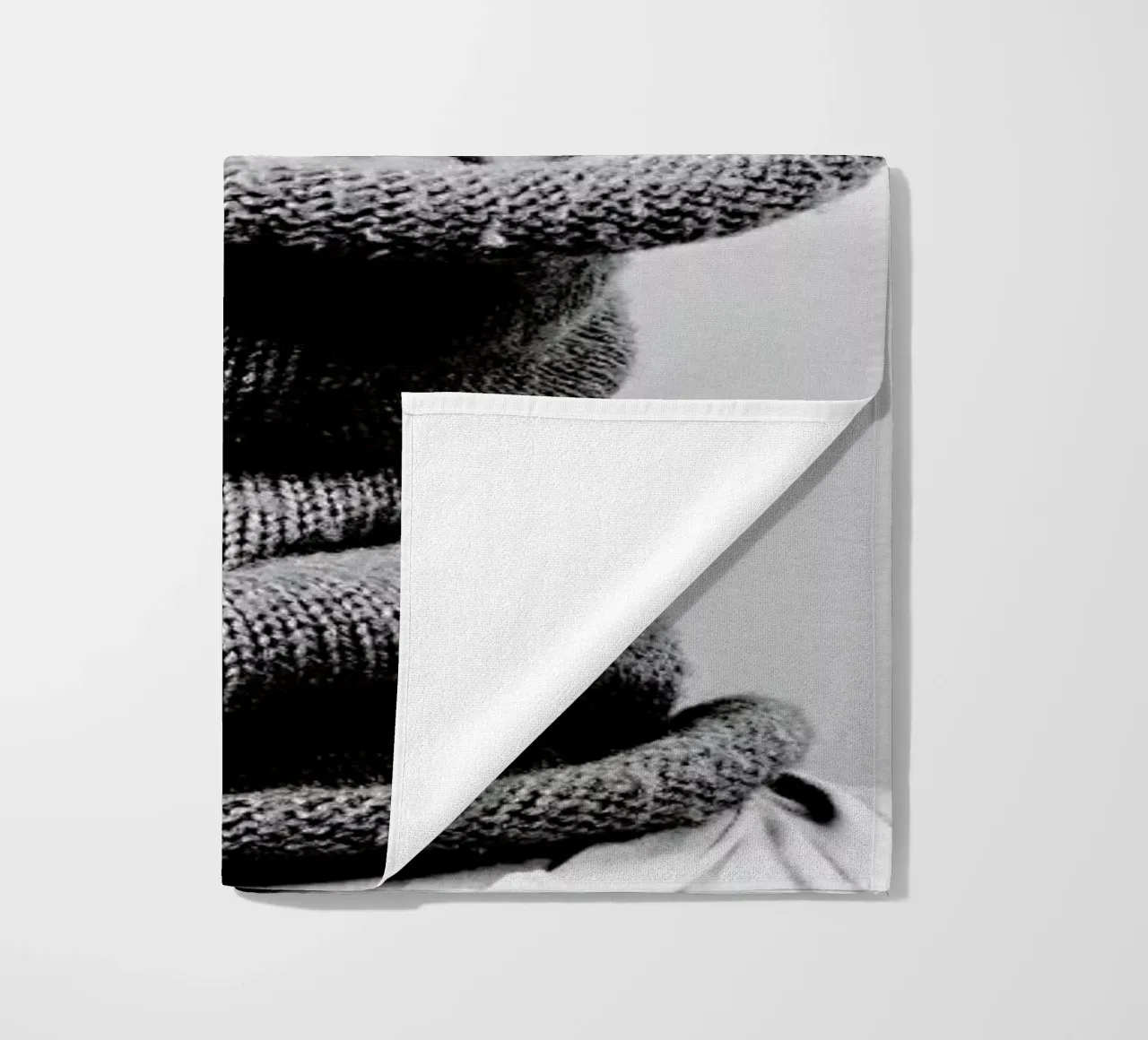 Accessorising telo mare da Runway Collective