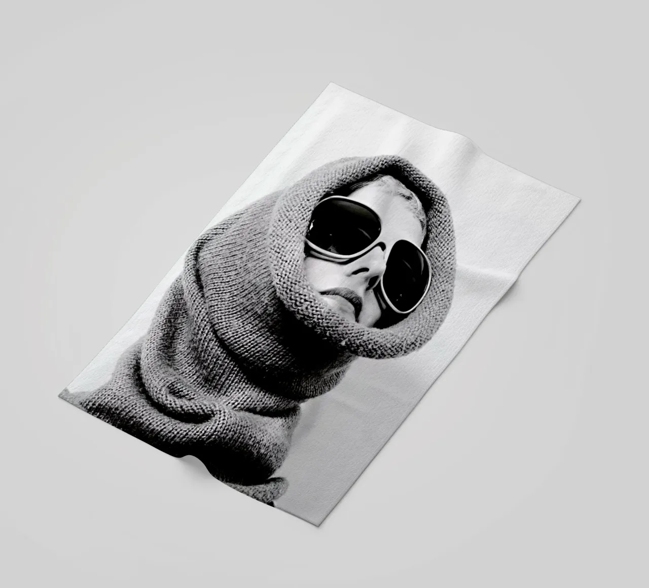 Accessorising telo mare da Runway Collective