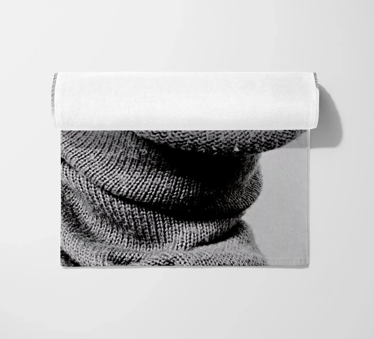 Accessorising telo mare da Runway Collective