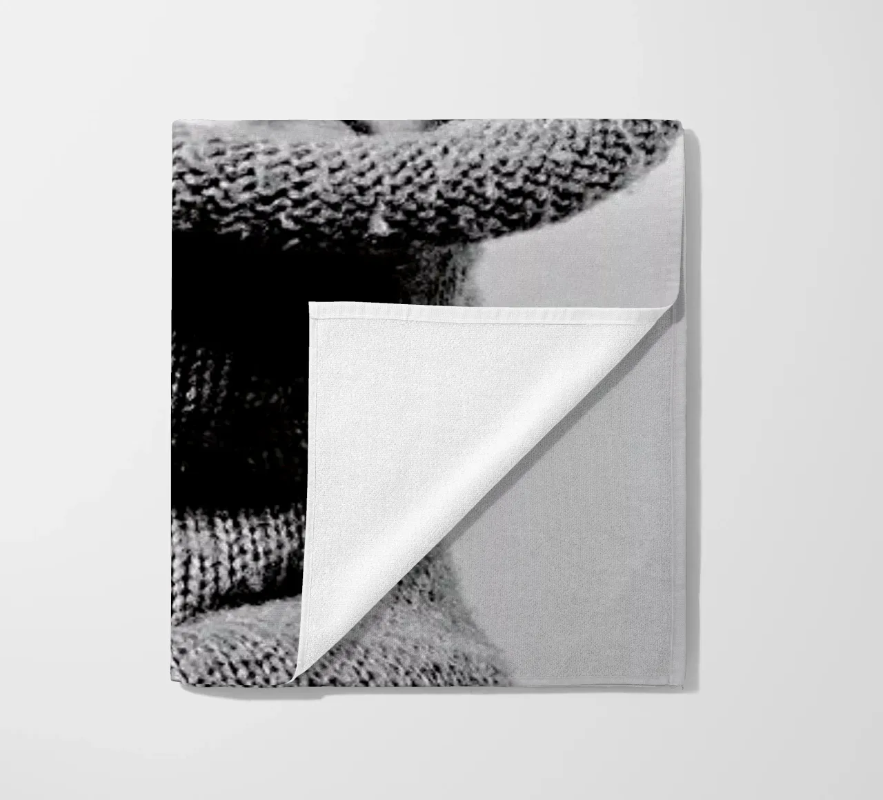 Accessorising telo mare da Runway Collective